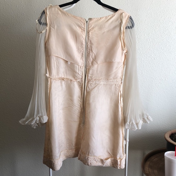 Handmade Vintage Statement Sleeve Lace Dress - Picture 10 of 11